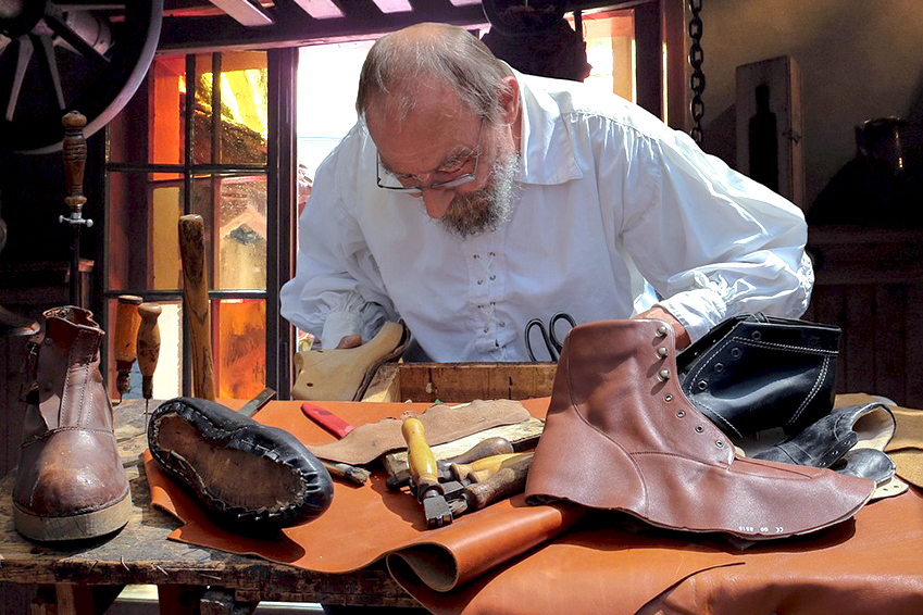 shoemaker_849x566